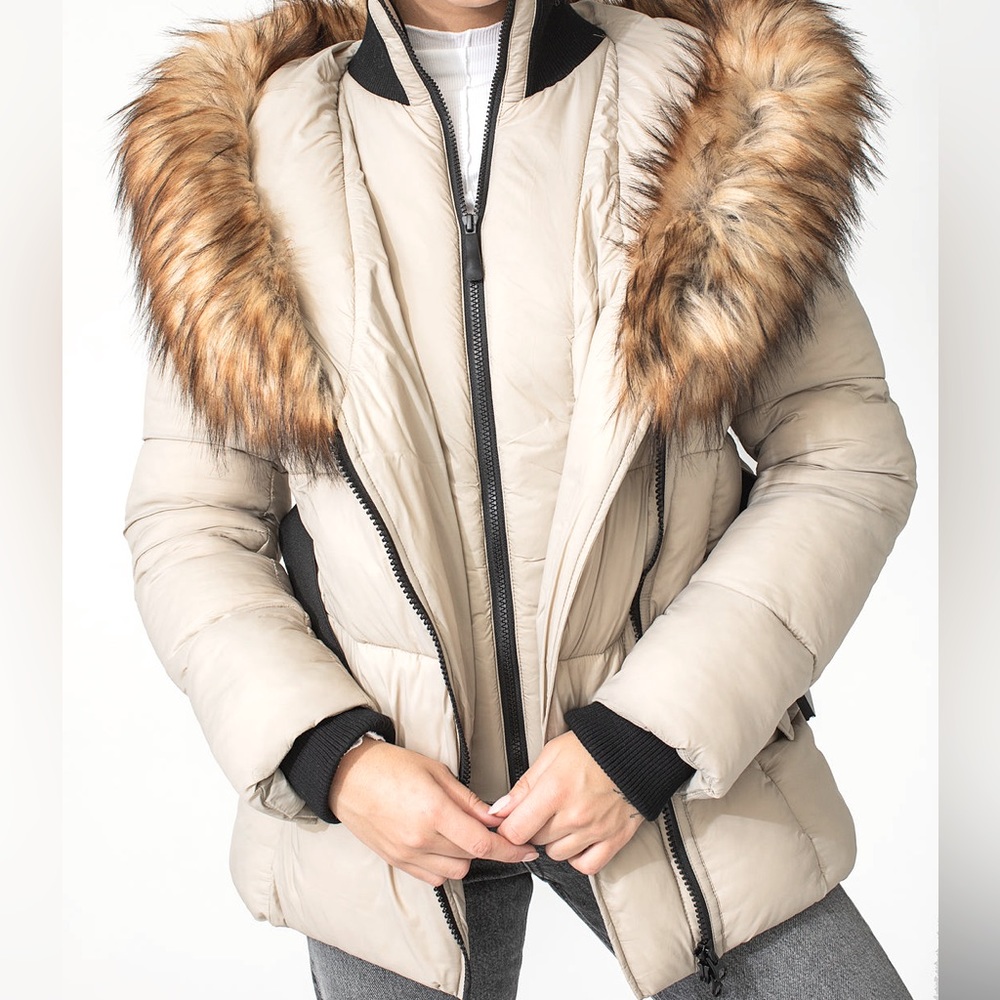 NWT! TOBOGGAN CANADA Eva B Q Jacket in Sand, Size M
